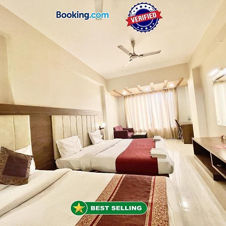 Hotel Rudraksh ! Varanasi !Fully-Air-Conditioned Hotel At Prime Location With Parking Availability, Near Kashi Vishwanath Temple, And Ganga Ghat 2 Exterior foto